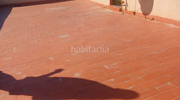 Foto 4cc4fd90-42e1-4ae6-829b-3de69766427e. Casa aparellada amb piscina a Albatera