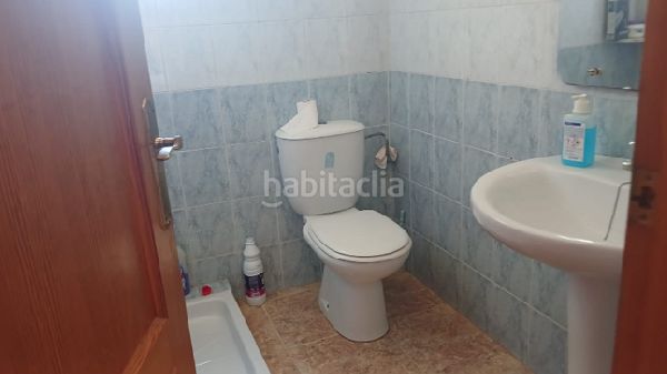 Foto 561063a1-f1b3-4a5e-b739-397d5ab55b5a. Casa aparellada amb piscina a Albatera