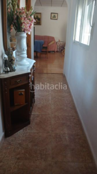 Foto 590eef01-5d94-4ee0-8e14-1ab8d5f2b6dd. Casa aparellada amb piscina a Albatera