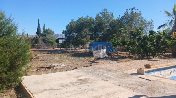 Foto f9d991db-d013-4dcd-b6ac-0b0bb1132050. Casa aparellada amb piscina a Albatera