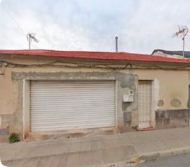 Casa aparellada a Bigastro. !cdatacasa independiente en planta baja de 82m con cochera  en e