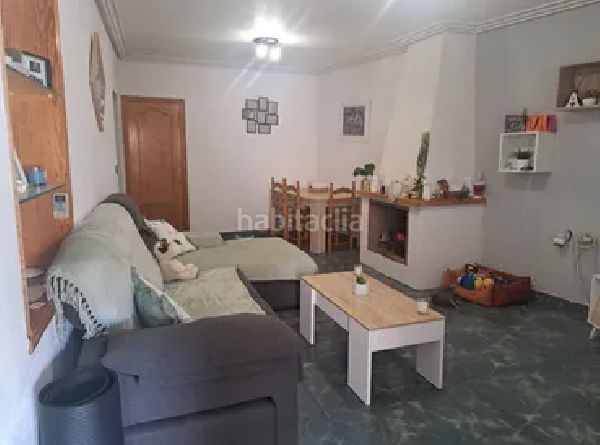 Foto aa8c85f3-3423-4f98-88b1-6d39b3327256. Casa aparellada a Centro Rojales