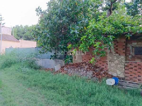 Foto b045e5d3-796c-4402-9d71-90560d381238. Casa aparellada a Daya Nueva