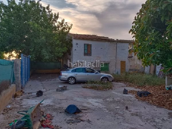 Foto f35a04a2-9c94-409c-8ce8-4f5815b2dda5. Casa aparellada a Daya Nueva
