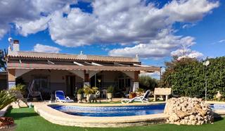Xalet a La Algoda - Matola - Llano de San José. !cdatachalet con piscina y amplio terreno a solo 3 minutos de ma