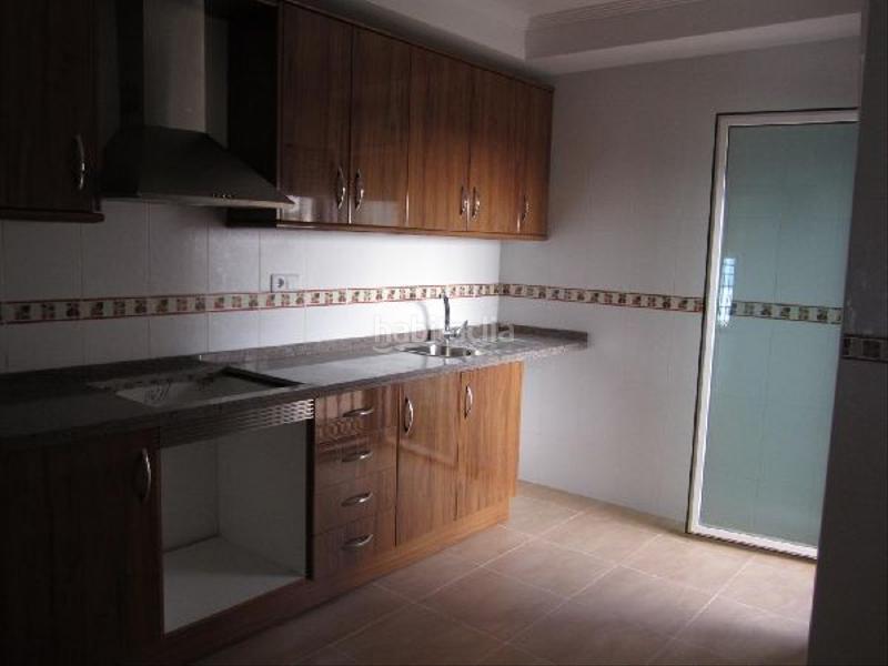 Foto cc486fa6-1918-45f7-8260-7a97f07d6783. Dúplex amb aparcament a Abanilla