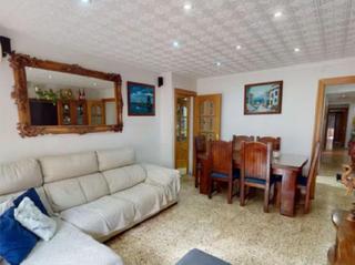 Pis a Plaza Crevillente - Antiguos Juzgados - El Asilo. !cdataentresuelo de 114m,3 habitaciones y 2 patios en sector v