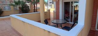 Rez-de-chaussée à Guardamar Playa. !cdatabajo de 2 habitaciones con piscina comunitaria y garaje en