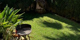 Rez-de-chaussée à Aguas Nuevas. !cdatabajo adosado con jardin privado, piscina comunitaria y par