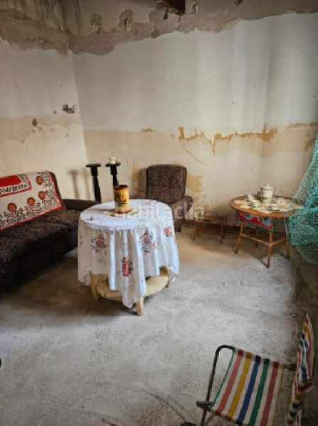 Foto d5338978-5709-4312-b948-cbd5f92137df. Casa aparellada a Novelda