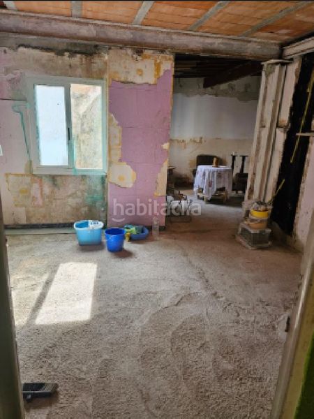 Foto fa73efdb-2480-4f77-9adc-27b07d95b9a6. Casa aparellada a Novelda