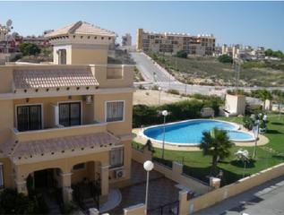 Dúplex a Lomas de Campoamor - Las Ramblas. !cdatachalet adosado dúplex 3 habitaciones, piscina comunitaria