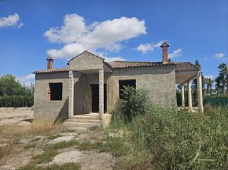 Xalet a Catral. !cdatachalet con jardín  de 600m2 3 habitaciones para reformar e