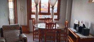 Pis a Almoradí. !cdatapiso 128m2 3 habitaciones con balcón y patio en el centro