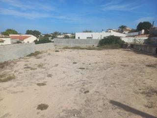 Fondo rustico in San Fulgencio. !cdataterreno urbanizable de 831m2  en la urbanización oasis, sa