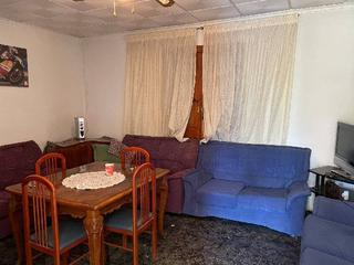 Casa bifamiliare in Jacarilla. !cdatacasa rural  177m2 con cochera y terreno de cultivo 11.653m
