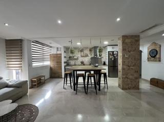 Appartement à Plaza Crevillente - Antiguos Juzgados - El Asilo. !cdataespacioso y luminoso piso amueblado de 130m en el sector v
