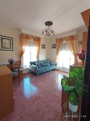 Appartement à San Crispín. !cdatapiso 3 habitaciones, amueblado, con dos balcones en carrús