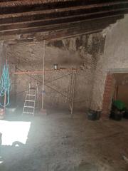 Doppelhaus in Almoradí. !cdataterreno 144m2 con un almacén en el corazón de almoradí