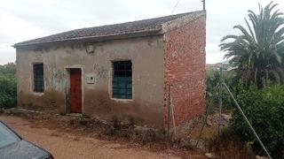 Doppelhaus in Orihuela Ciudad. !cdatacasa legal para reformar 57m2 con terreno 281m2 en desampa