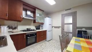 Pis a Rojales. !cdatapiso 4 habitaciones con garaje y balcón en el corazón de r