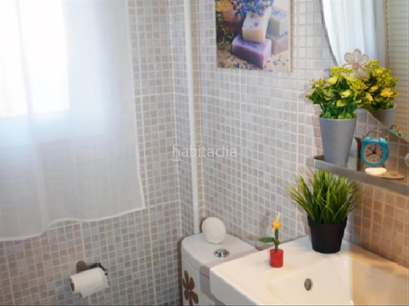 Foto c84b69ea-afd9-4d86-8124-648aee14ee6e. Duplex with parking pool in Las Piscinas Naturales Torrevieja