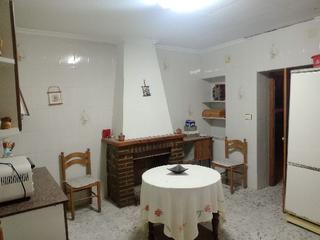 Casa pareada en Desamparados - Hurchillo - Torremendo. !cdatacasa para reformar de 120m con patio de 70m en hurchillo o