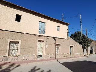 Casa aparellada a Desamparados - Hurchillo - Torremendo. !cdatacasa diáfana 103m2 para reformar con jardín de 200m en ori