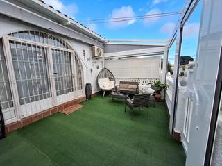 Casa bifamiliare in Zona Carrefour - Urbanizaciones. !cdatacasa adosada de 82m, 2habitacione con terraza de 30m en el