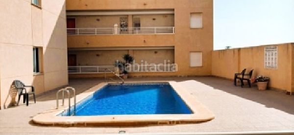 Foto 24aa20fb-3afc-43b4-ac3e-a4f9ac436248. Pis amb piscina a Montesinos (Los)