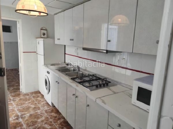 Foto 5c1e95d1-81a1-4809-8896-92950f0f32ca. Casa aparellada a Rojales