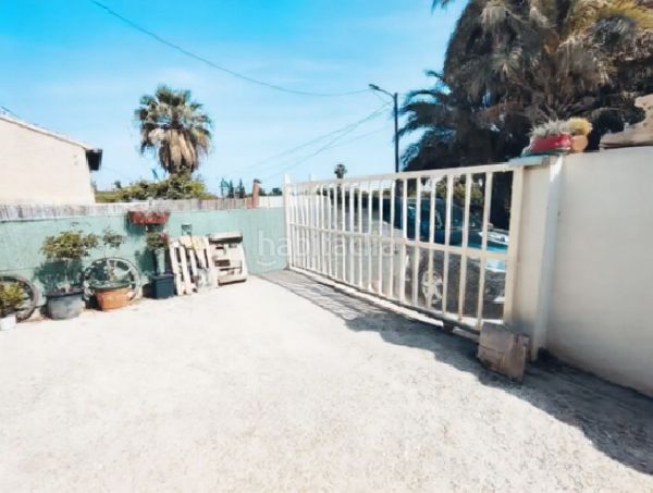 Foto 766669ff-0c40-49e7-b4fe-a10f96508675. Casa bifamiliare in Montesinos (Los)