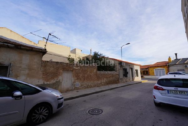 Foto 6ad4b0e4-7204-4d86-942b-f7555c2ee925. Casa aparellada a Benejúzar