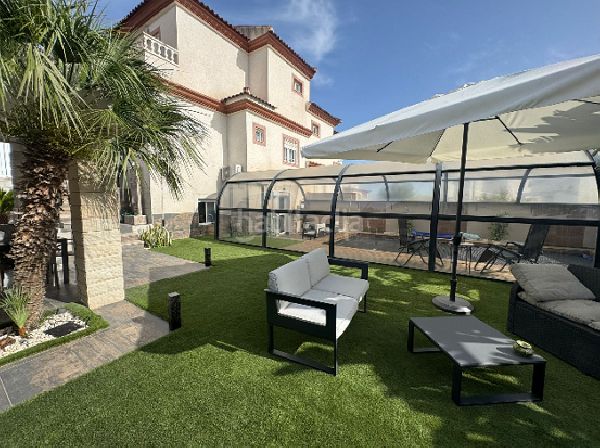 Foto 072e607b-a187-4e2b-805a-7fbe97cc9b77. Xalet amb piscina a La Marina Elche / Elx