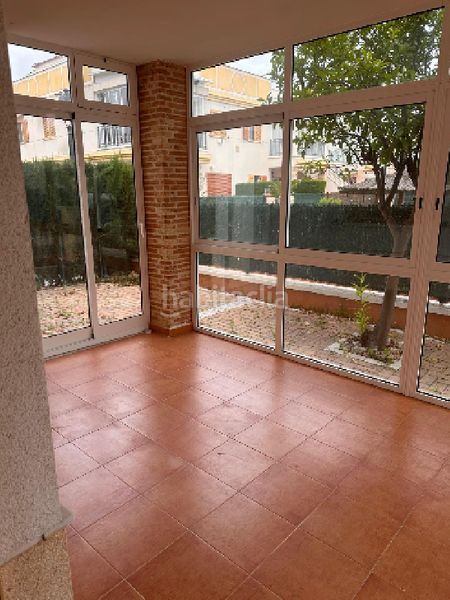 Foto 590af7dc-c480-4f0a-94d9-788592db10e3. Casa aparellada a Almoradí
