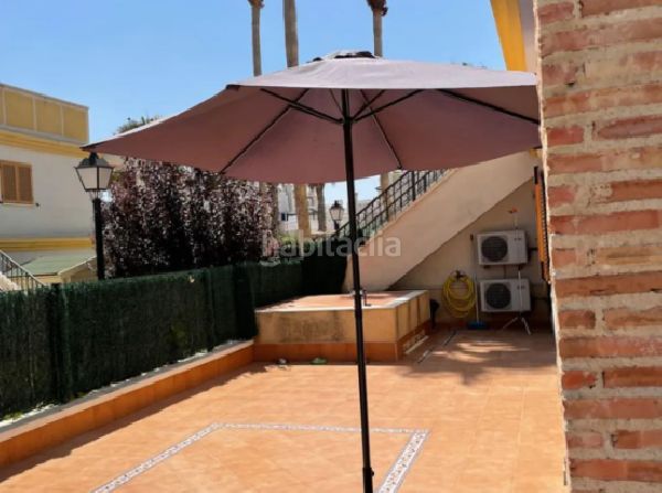 Foto 8069a702-6793-458a-ab31-02f90986b36d. Casa aparellada a Almoradí