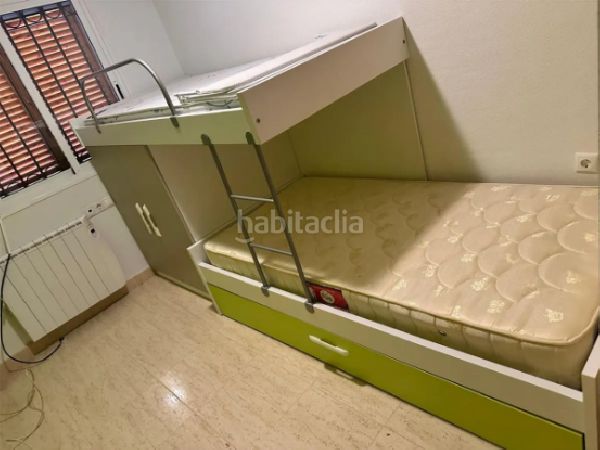 Foto f42fbeca-af17-4b42-be46-7b4d0c995f19. Casa aparellada a Almoradí