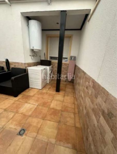 Foto 8d080300-11a7-42cd-a9d7-e86d922752a4. Casa aparellada a Catral