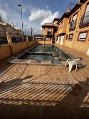 Duplex in Redován. !cdatabungalow en redován 3 habitaciones, 2 baños, 220m2   pisci