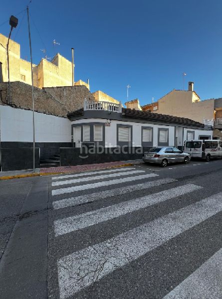 Foto 2e8b6e0a-c35b-4148-a529-ba4c6d76fde1. Casa aparellada a Almoradí
