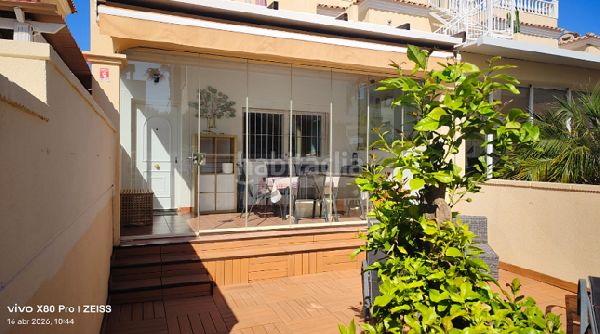 Foto 3dd242b4-b11e-47a5-a303-ccf7df708f69. Dúplex !cdatadúplex de 2 hab en lomas de cabo roig solárium con vistas, jardín, piscina y parking en Orihuela