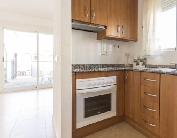 Foto b008e883-be2b-4694-87b4-b9d9ebb25013. Planta baixa amb aparcament a Norte Santa Pola