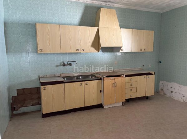Foto 28dfecea-9385-4996-94ff-3c8ba432e6f9. Casa aparellada a Cox