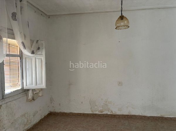Foto aed22ca1-c885-48b6-80d1-7cbb9d12390a. Casa aparellada a Cox