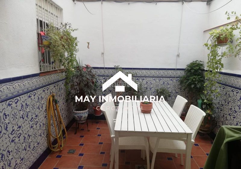 Foto eace5f46-5187-4562-a30a-260c661a2b8b. Casa adossada a Puebla del Río (La)