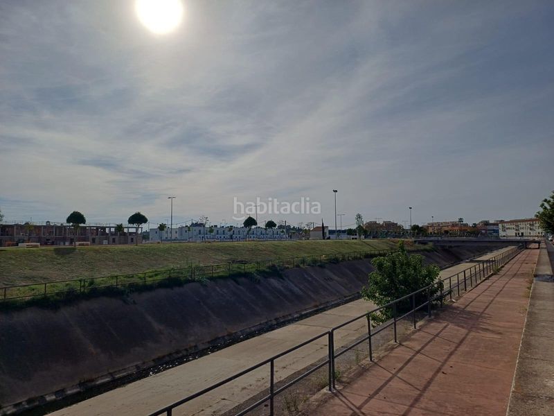 Foto 40dddcc9-51c5-4e34-837a-ec73d5c6a36d. Casa adossada a Coria del Río