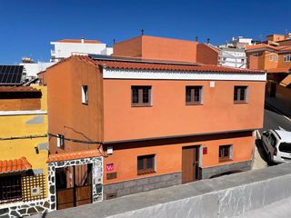 Casa  Virgen de la paz. Casa con tres vivivendas vacacionales.