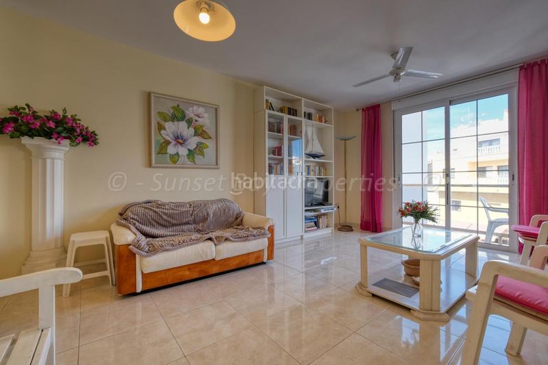 Foto 2db564da-455d-4023-9d2d-79dd6c4be041. Pis amb aparcament a Playa de San Juan Guía de Isora