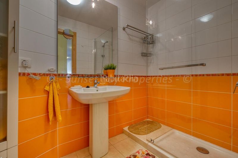 Foto ae9dd209-ad02-4141-a99a-d94914c5cc64. Pis amb aparcament a Playa de San Juan Guía de Isora