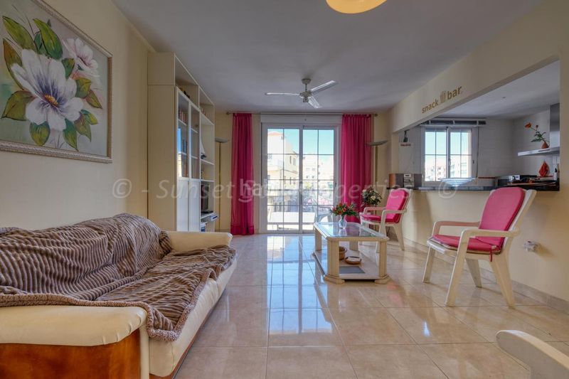 Foto c57a1edf-43d6-4115-94f1-1724186c8ef7. Pis amb aparcament a Playa de San Juan Guía de Isora